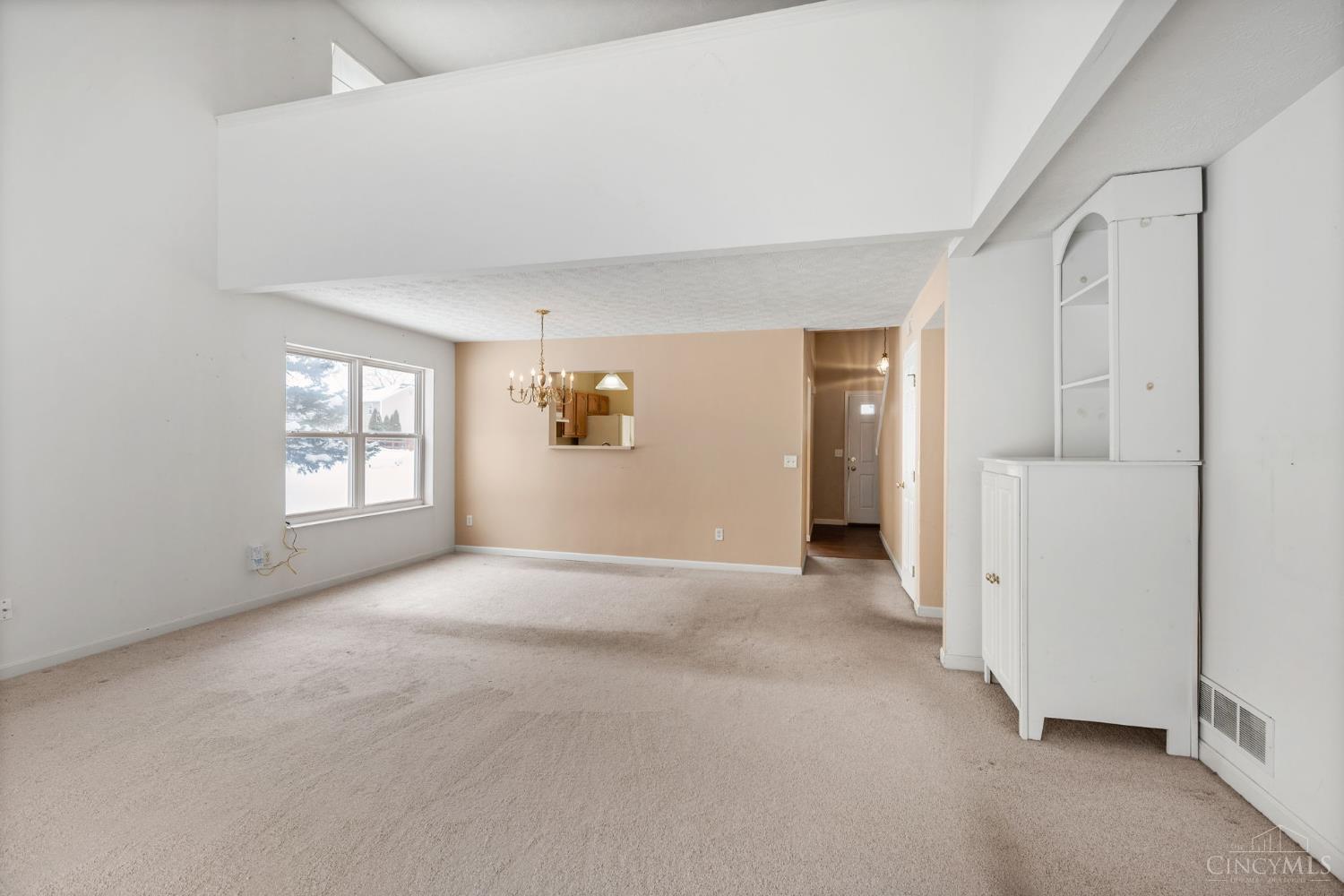 854 Round Hill Court