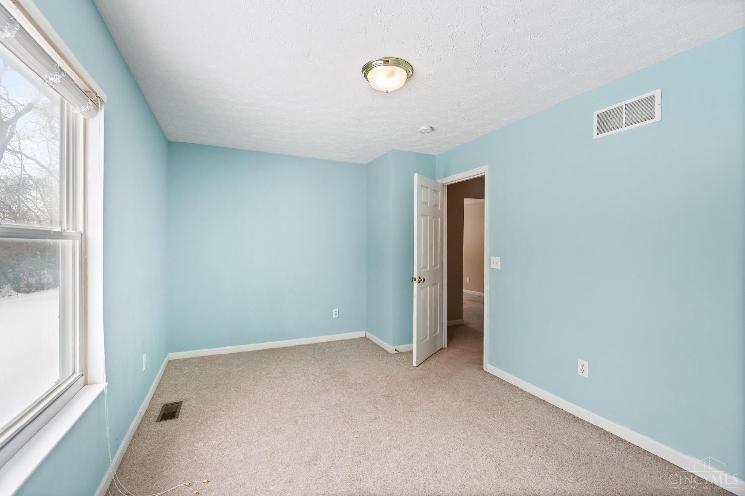 854 Round Hill Court