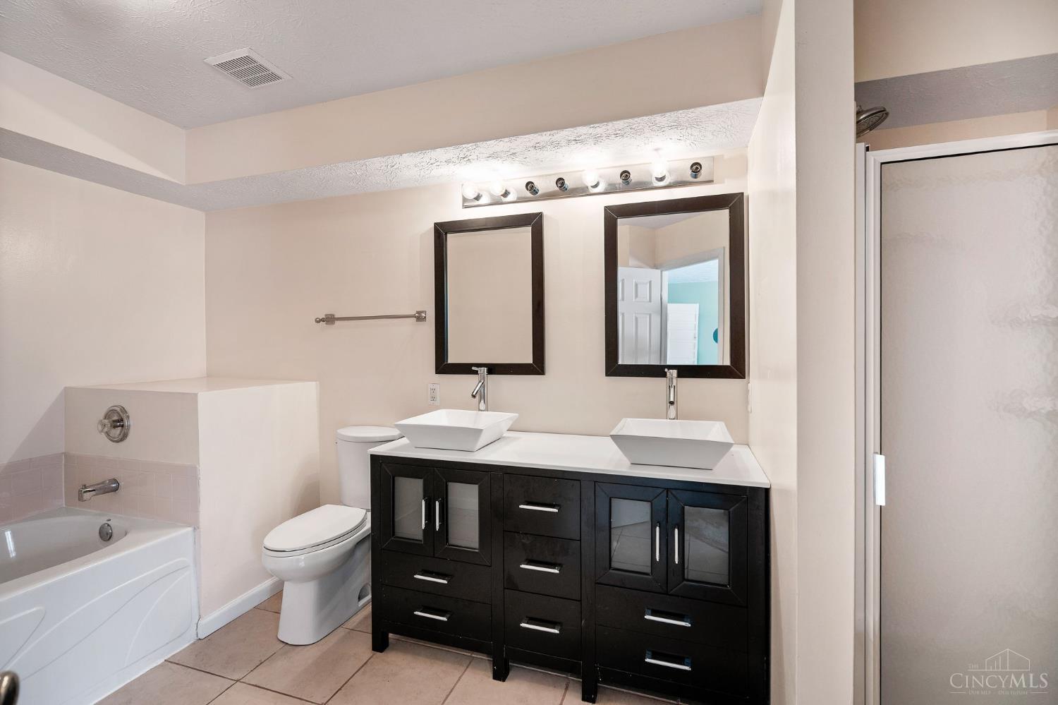 854 Round Hill Court