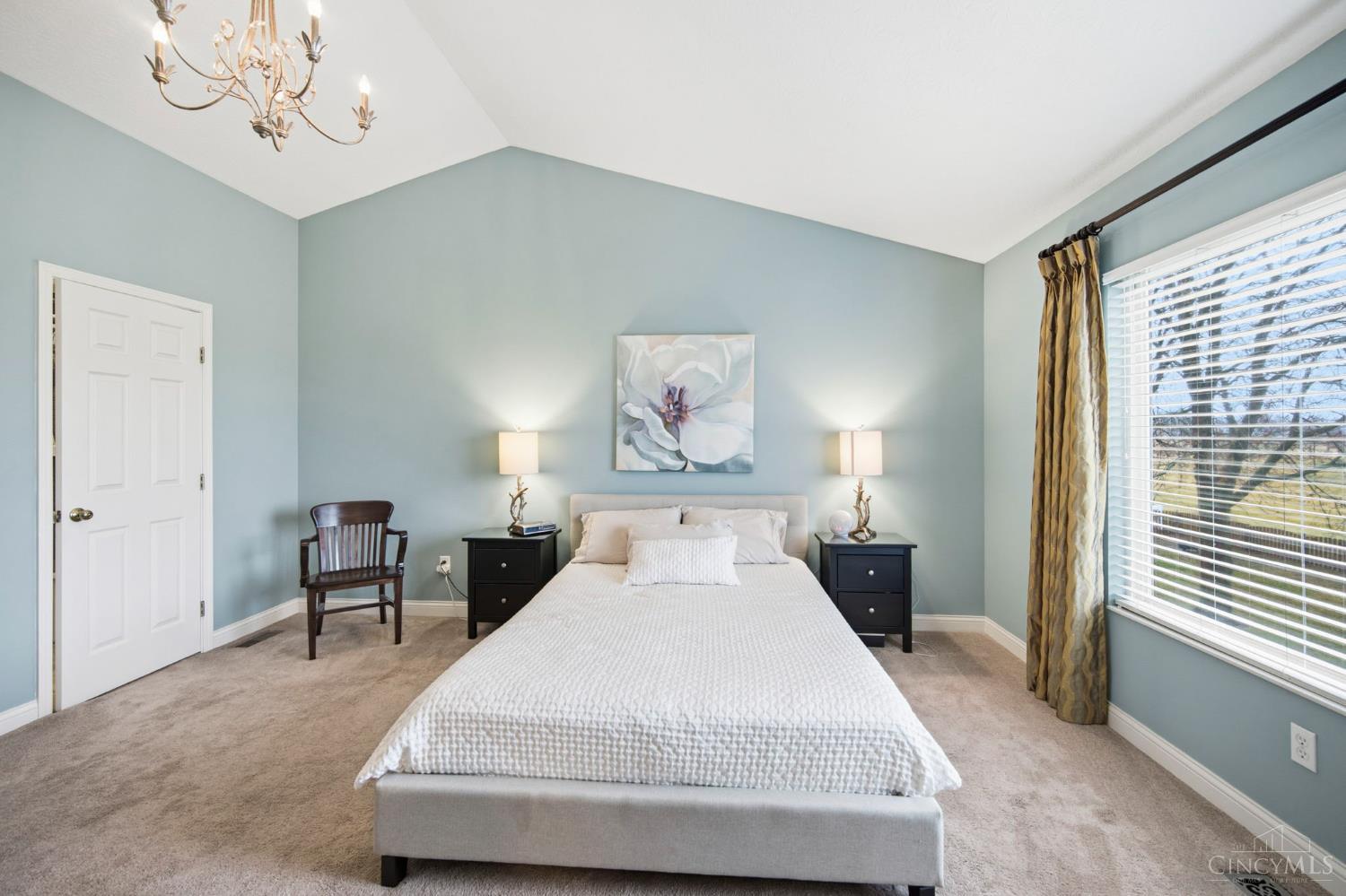946 Hampton Court