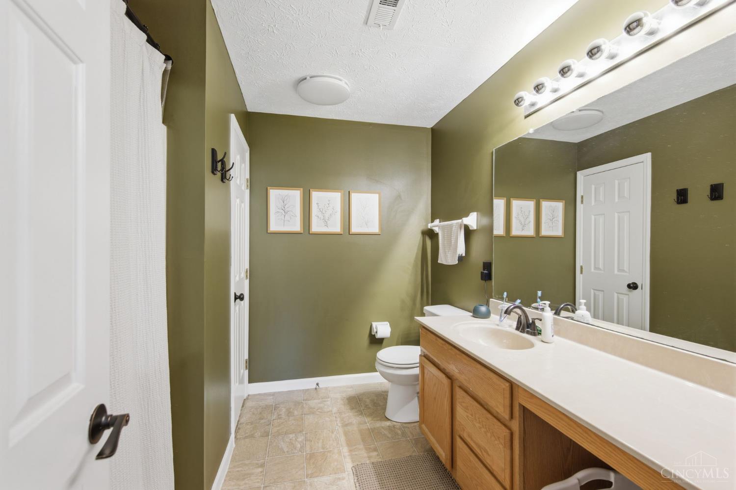 1194 Bugle Bluff Court