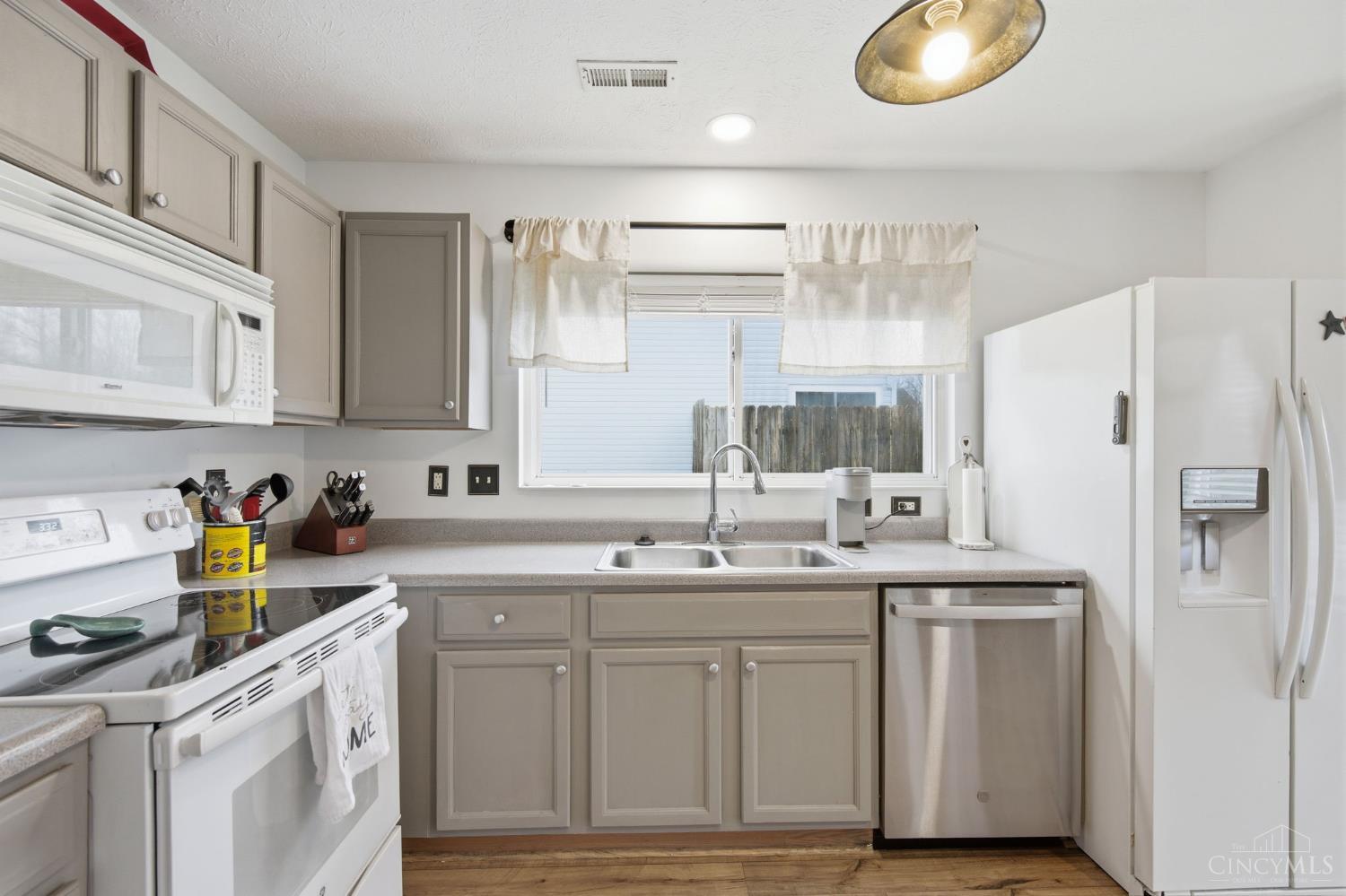 1194 Bugle Bluff Court