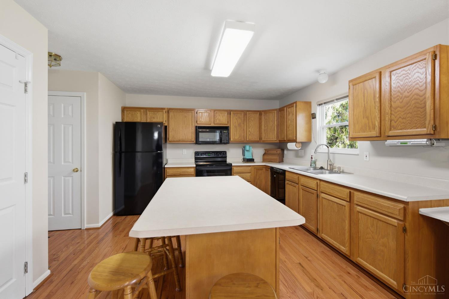 8080 Kings Court