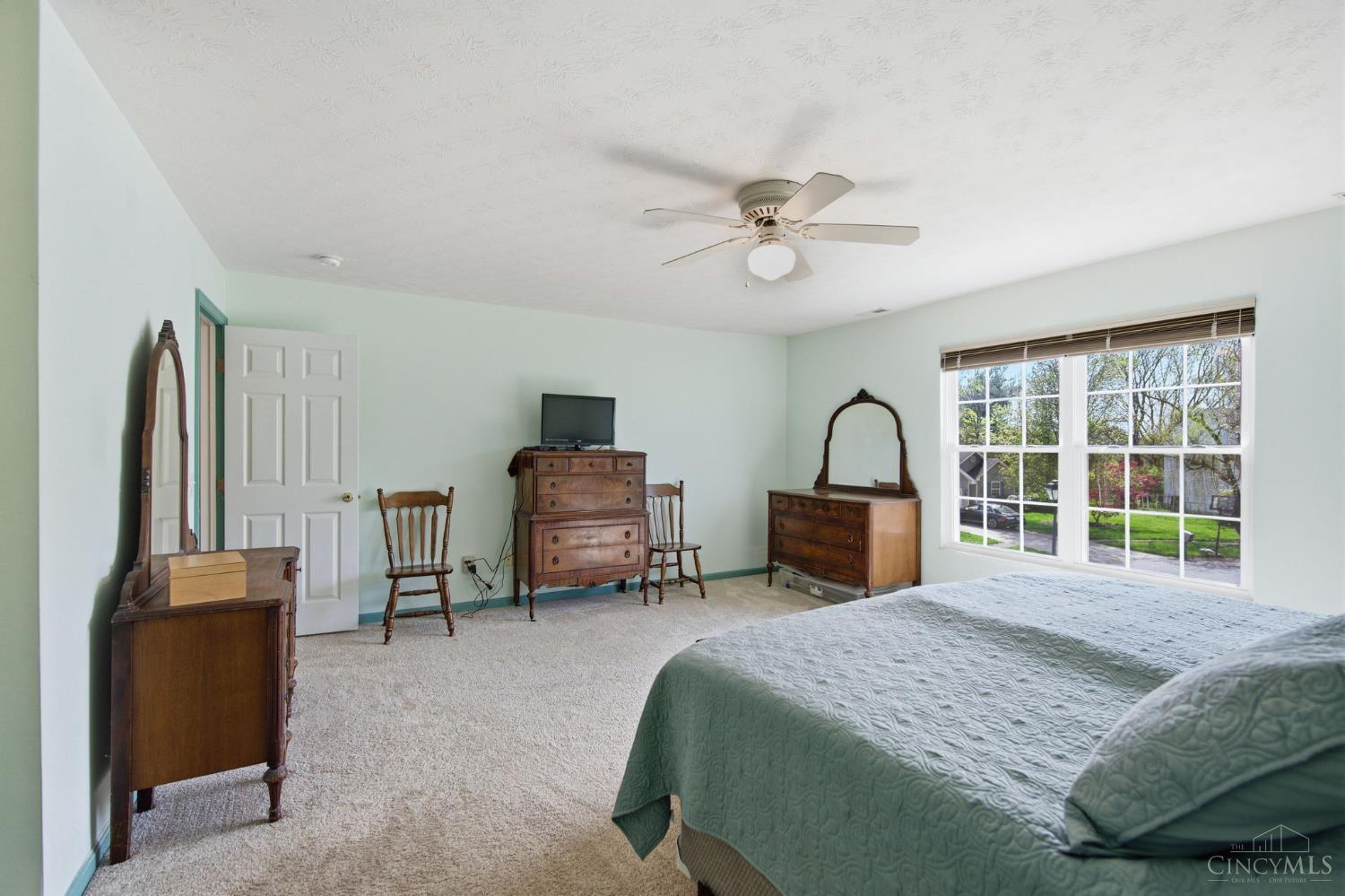 8080 Kings Court