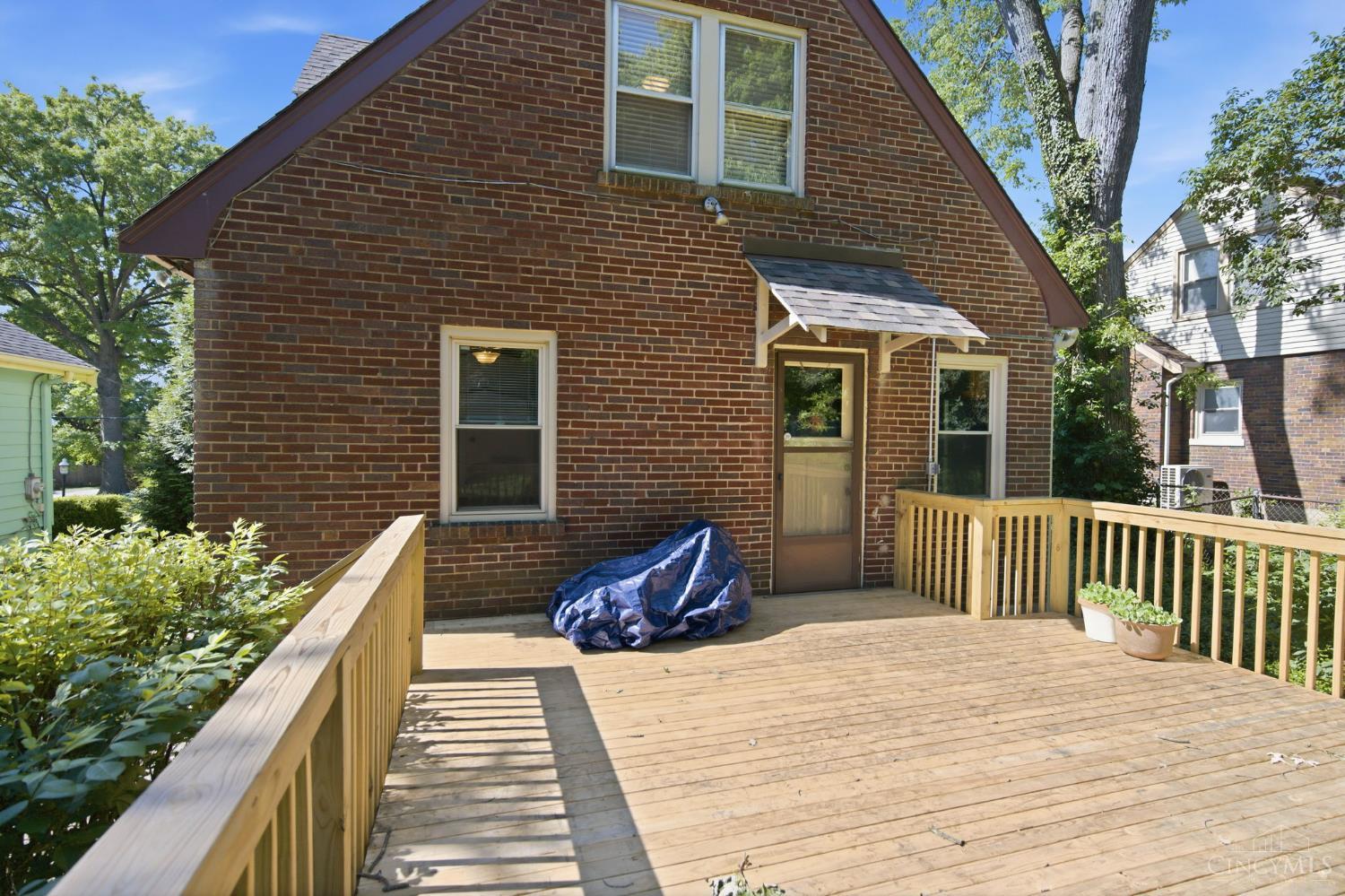 3024 Mapleleaf Avenue