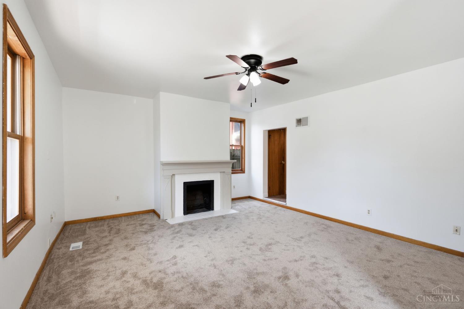 10 N Cherry Street
