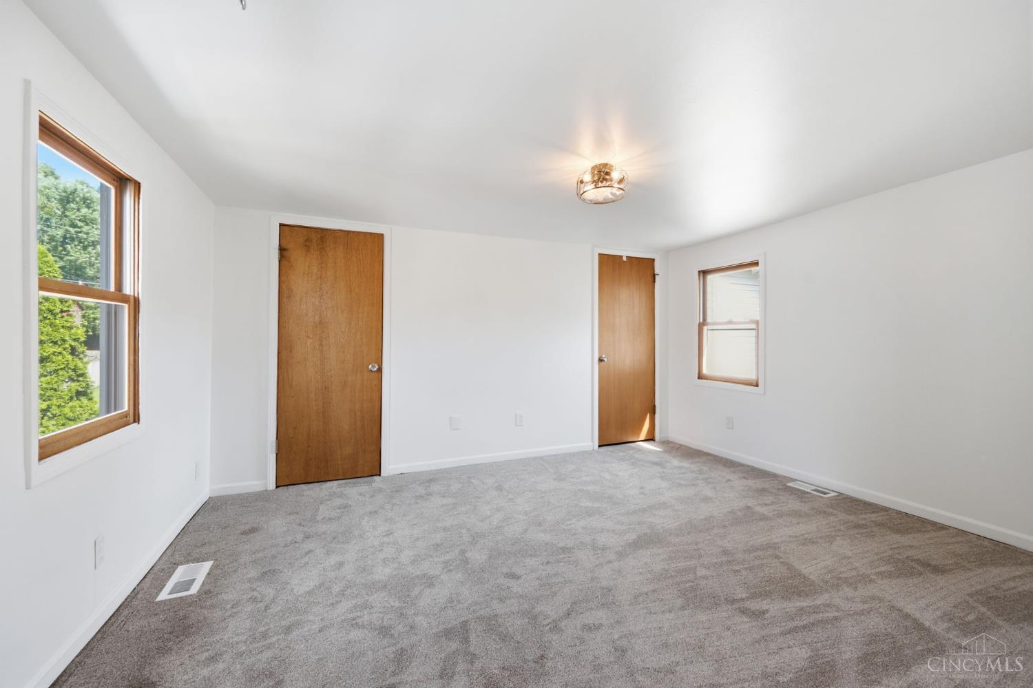 10 N Cherry Street