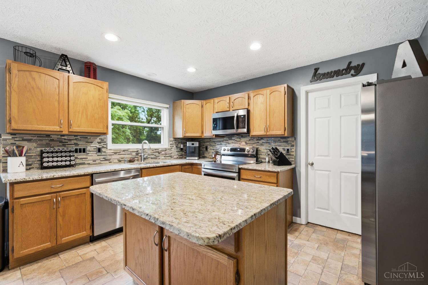 927 Grandstone Court