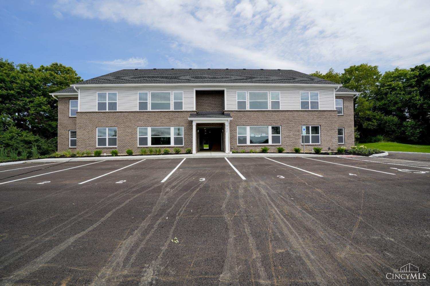 732 Pheasant Run Drive Unit: 2