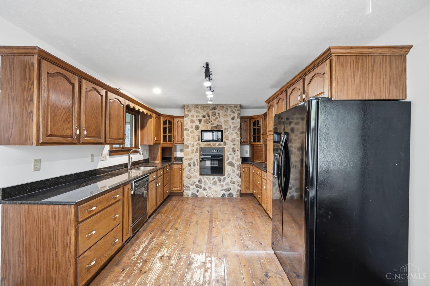 4725 Dewey Drive