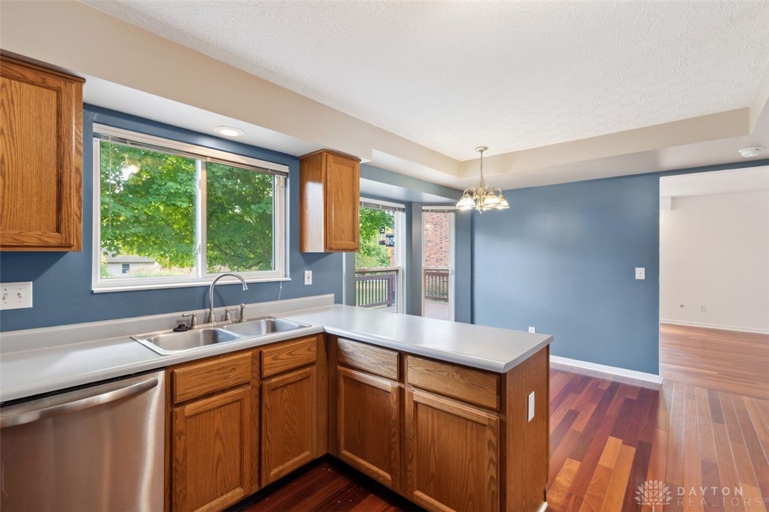 405 Lawndale Court