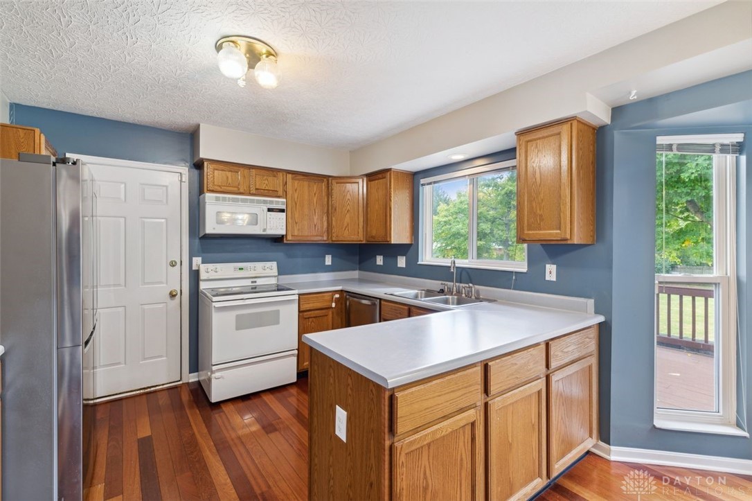 405 Lawndale Court