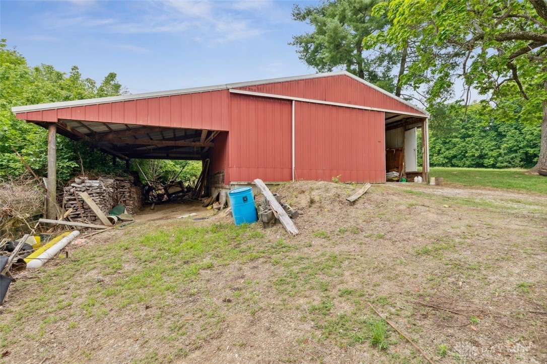 1827 E US 22 & 3