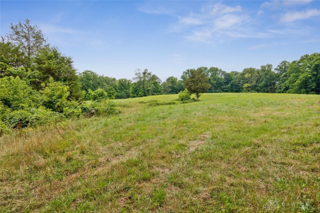 1827 E US 22 & 3
