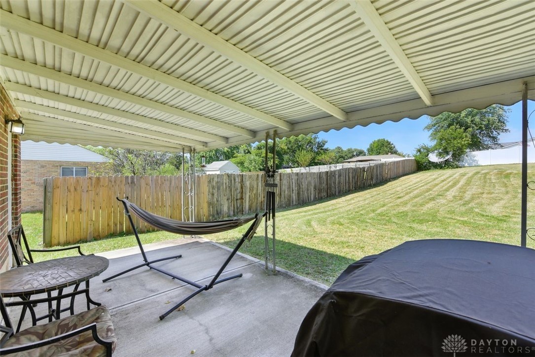 7476 W Chester Road
