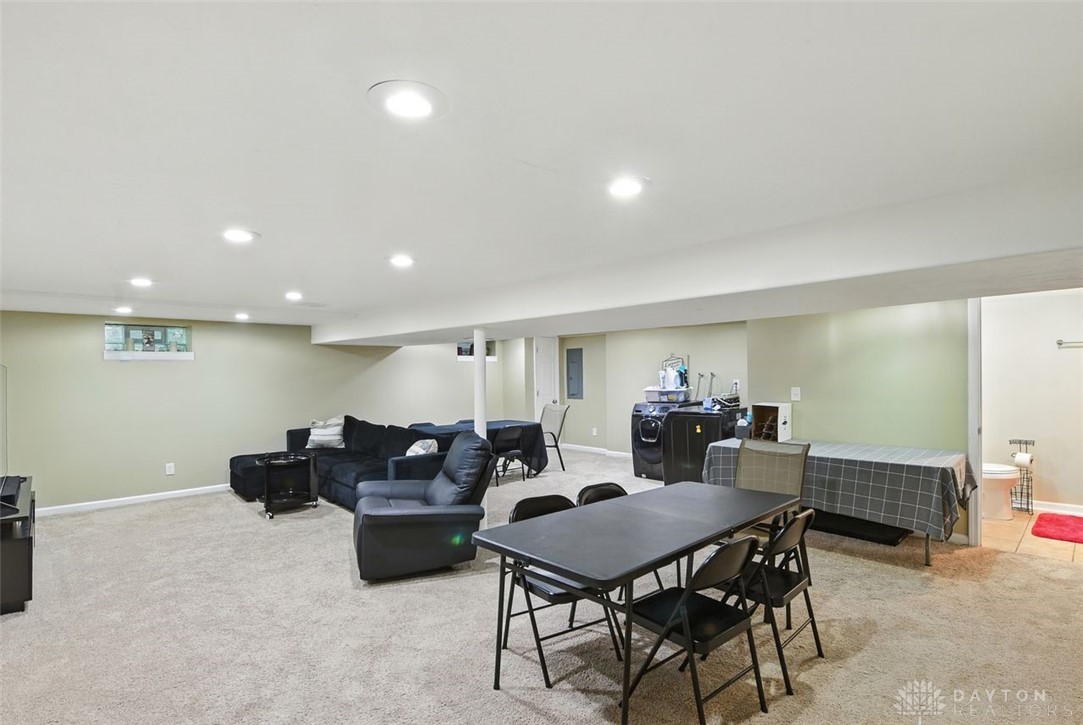 7476 W Chester Road