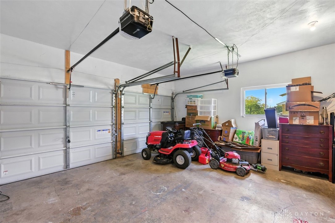 7476 W Chester Road