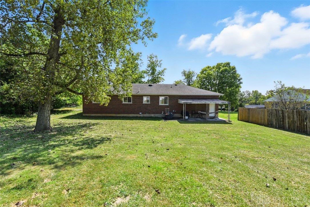 7476 W Chester Road