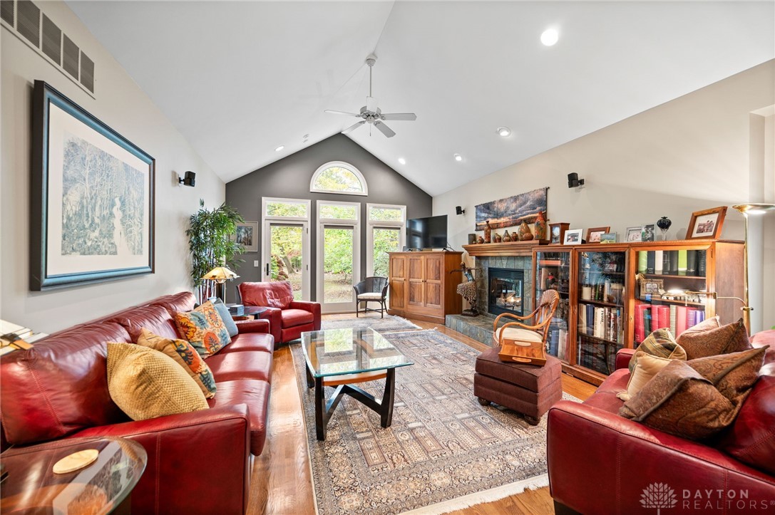 945 S Nixon Camp Road