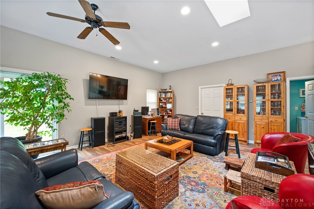 945 S Nixon Camp Road