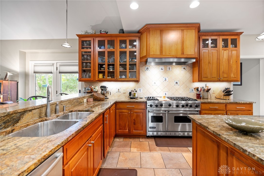 945 S Nixon Camp Road