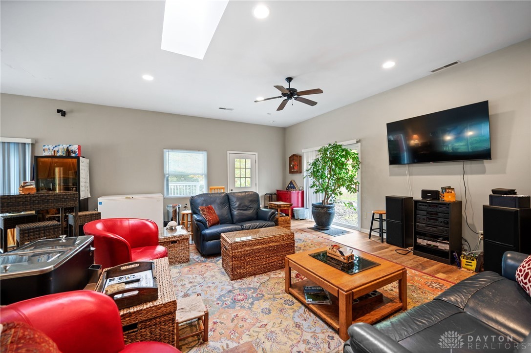 945 S Nixon Camp Road