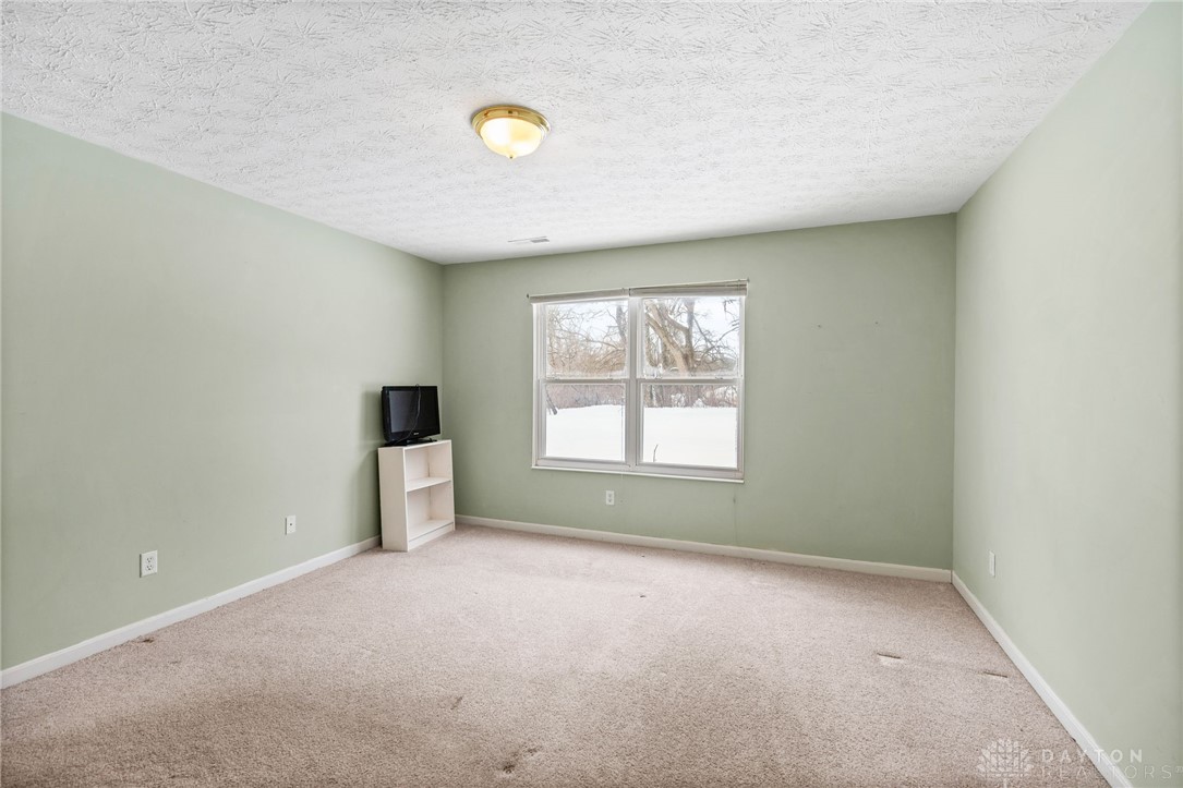 854 Round Hill Court