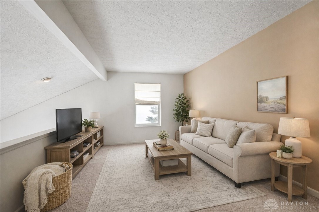 854 Round Hill Court