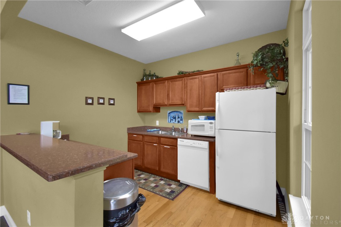 2310 Mallory Court 8