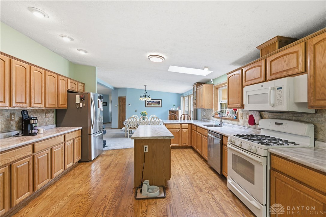 2310 Mallory Court 8
