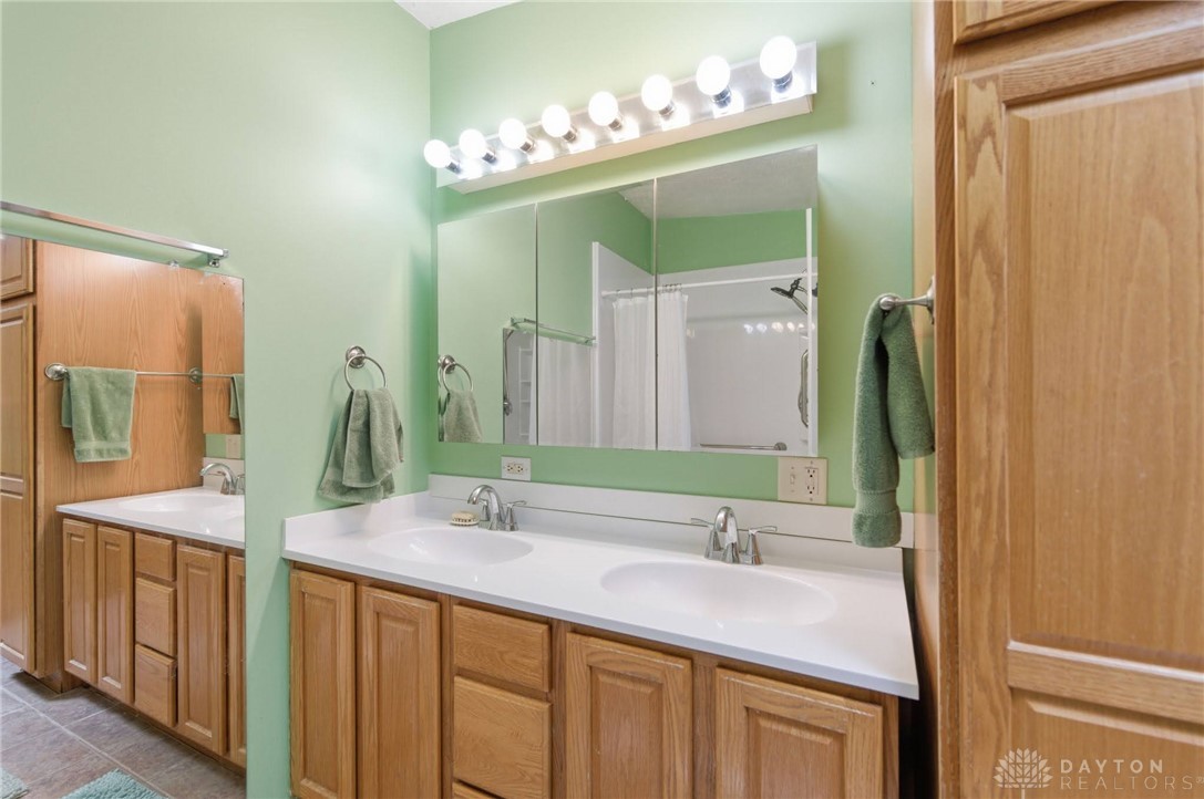 2310 Mallory Court 8