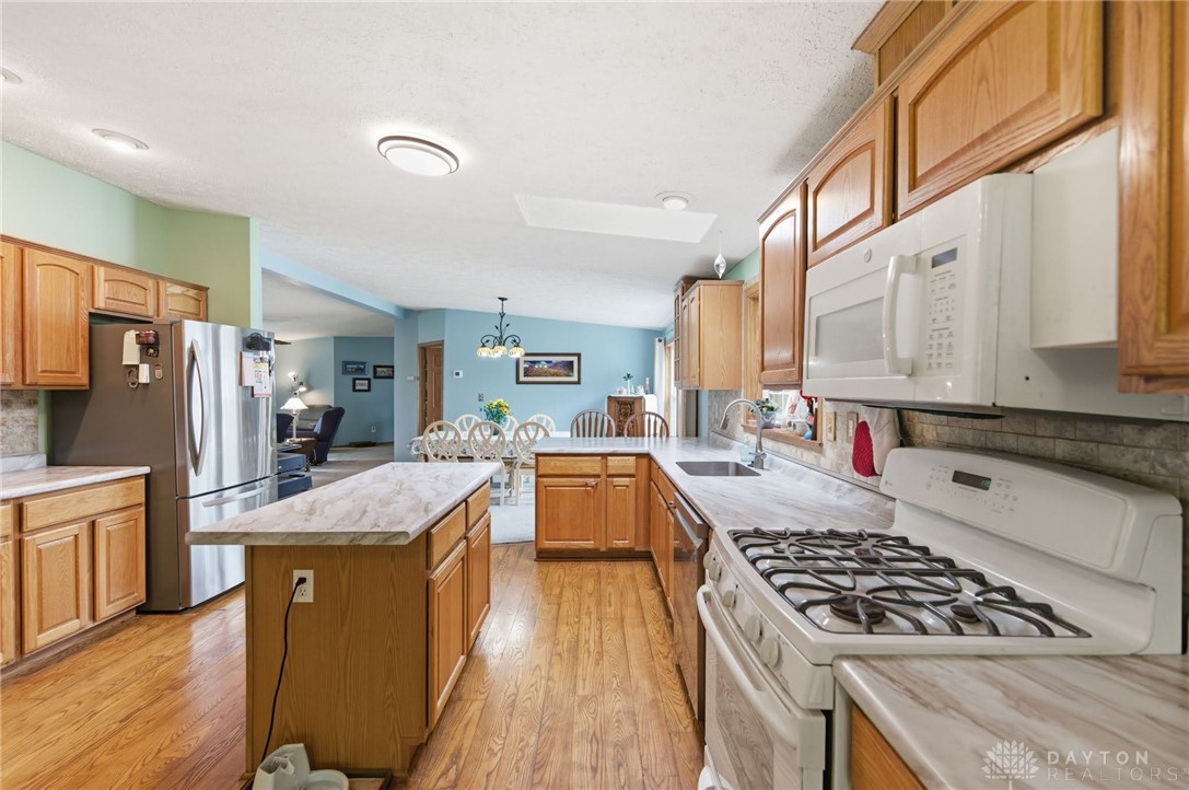2310 Mallory Court 8