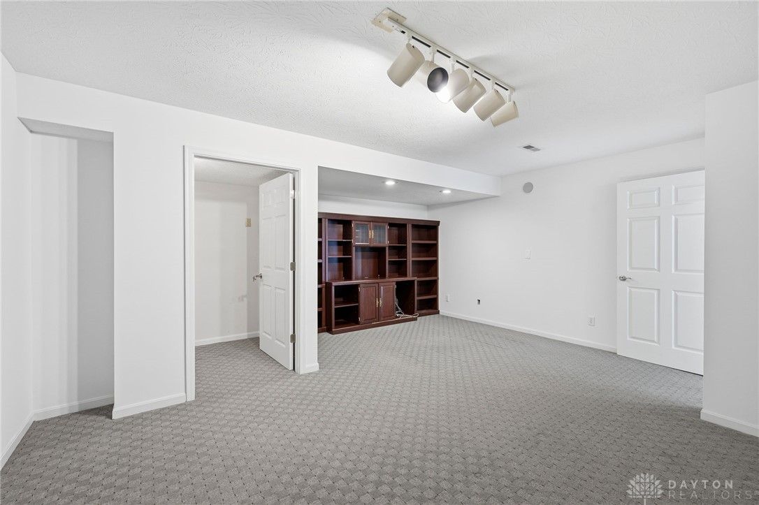 2338 Pointview Court