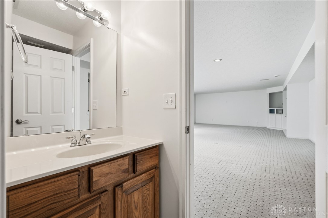 2338 Pointview Court