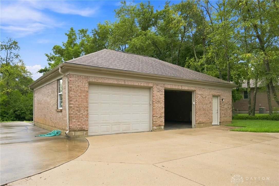 2338 Pointview Court