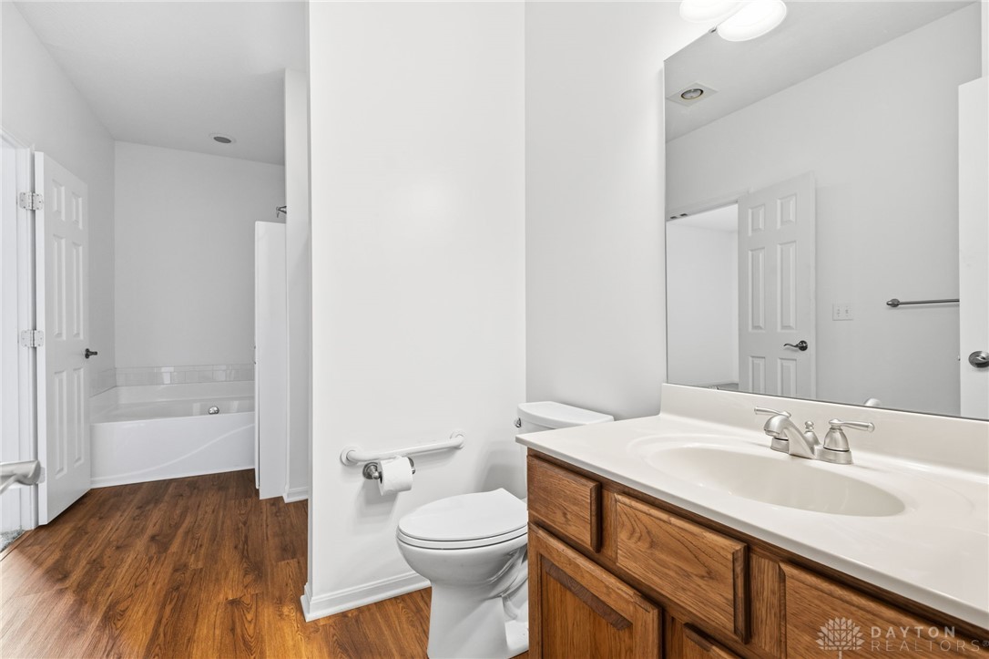 2338 Pointview Court