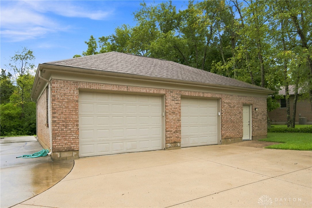 2338 Pointview Court