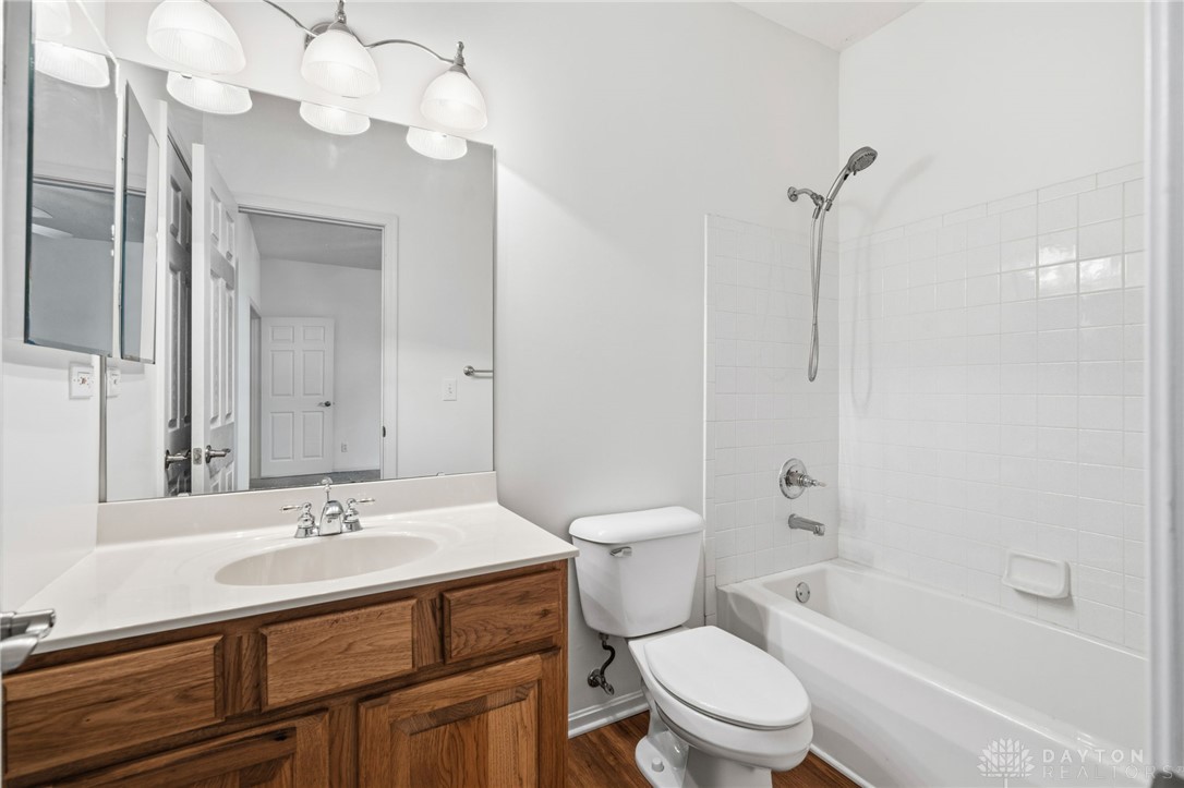 2338 Pointview Court