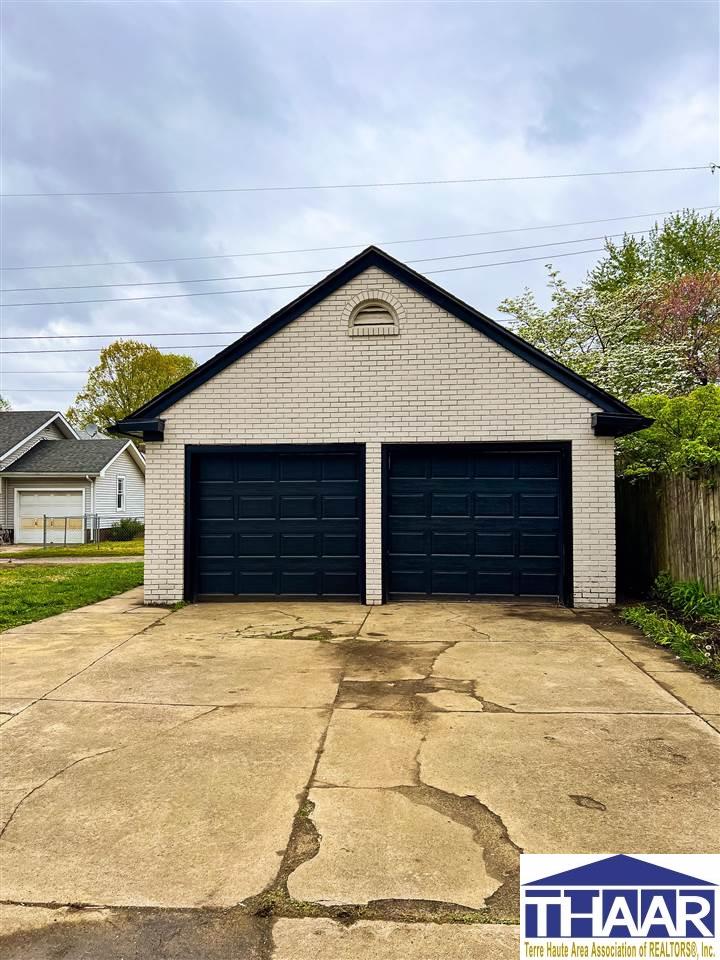 2144 Poplar Street
