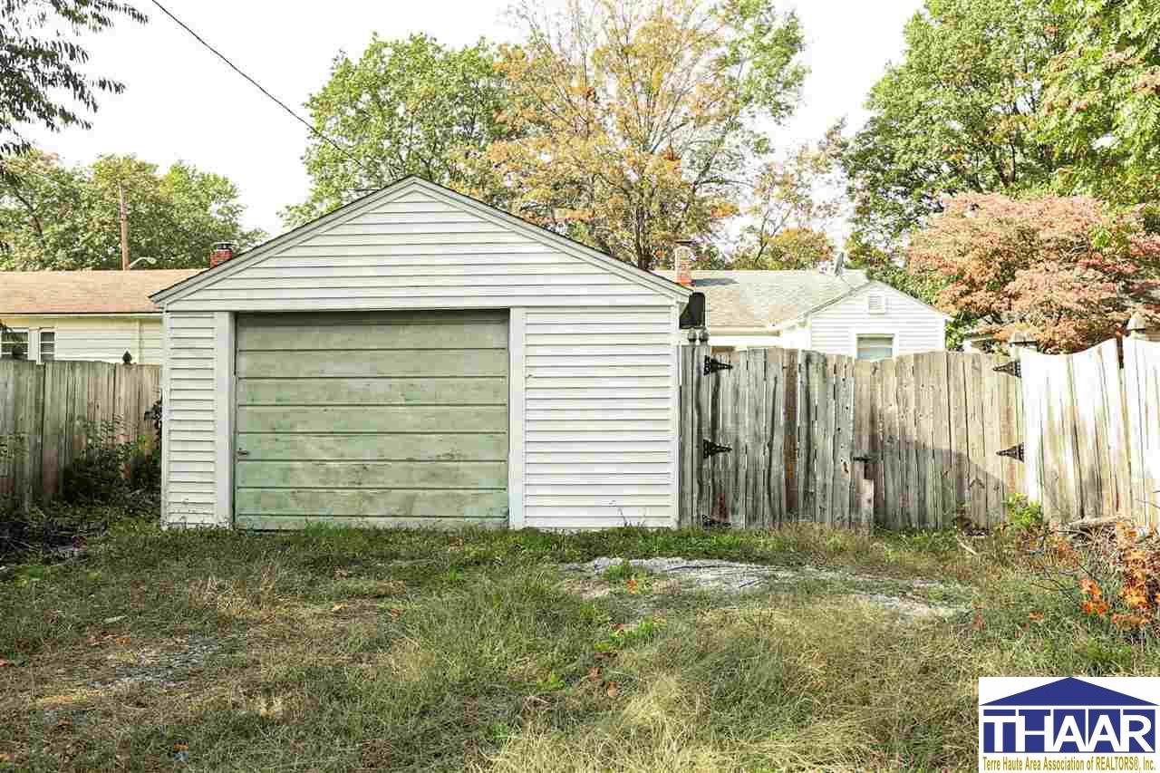928 Barton Ave