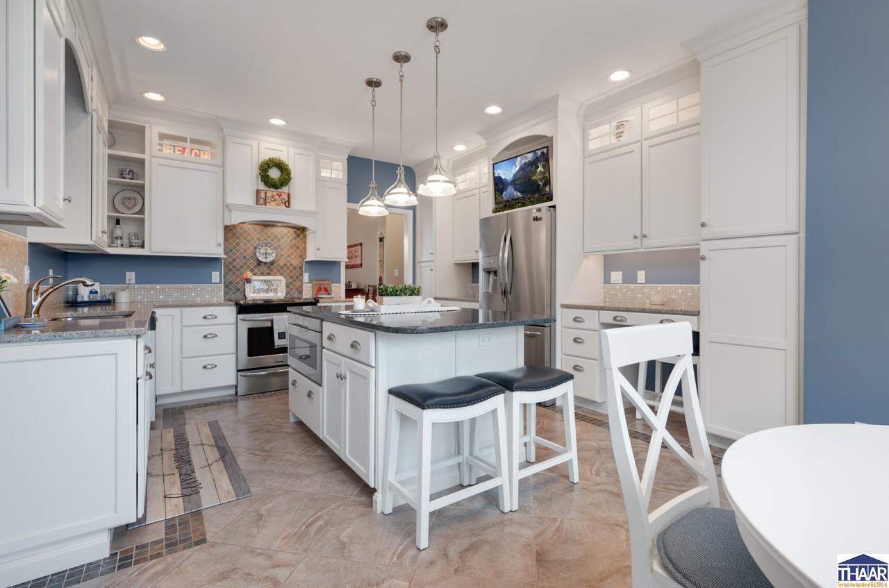 5576 and 5592 Idle Creek Lane