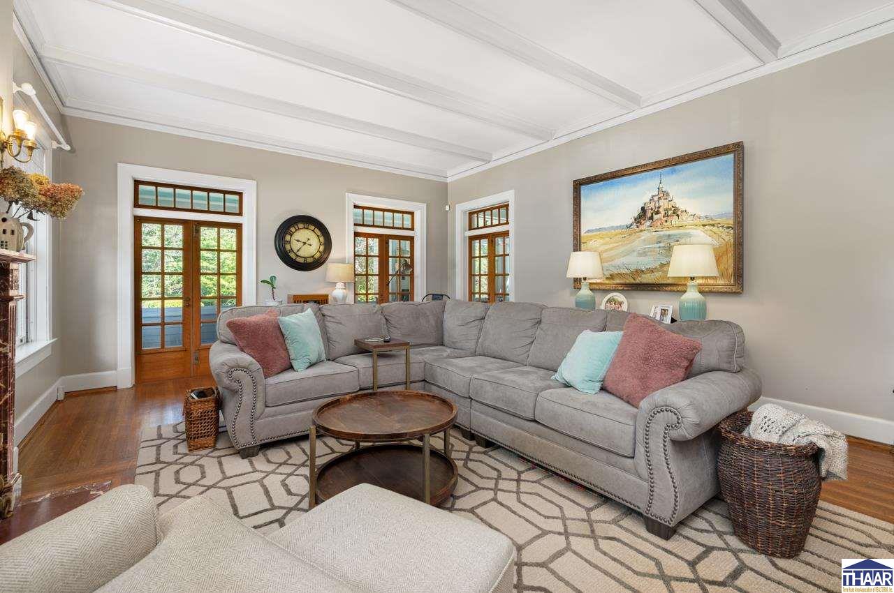 4569 E Wabash Avenue
