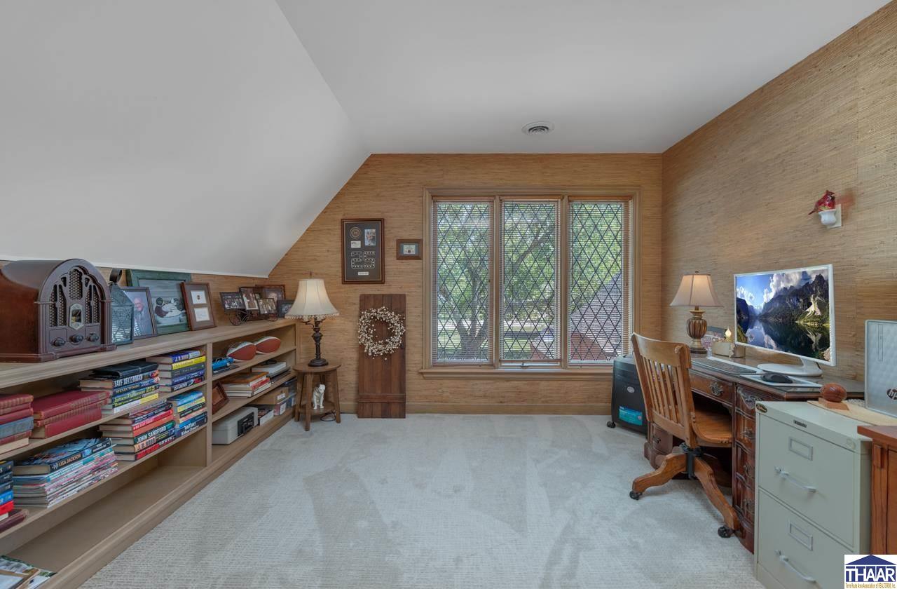 41 E Longridge Road