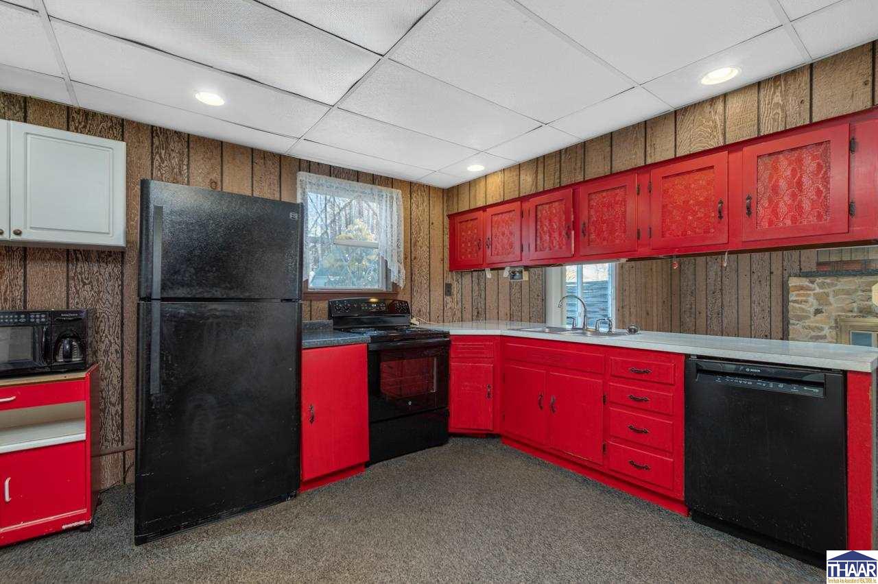 136 8th Avenue