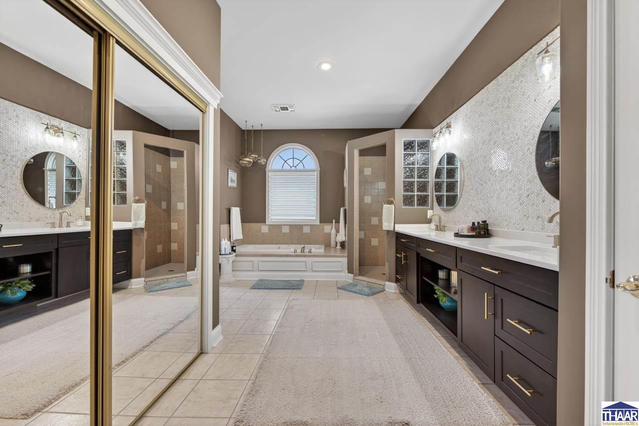 5423 Tottenham Circle