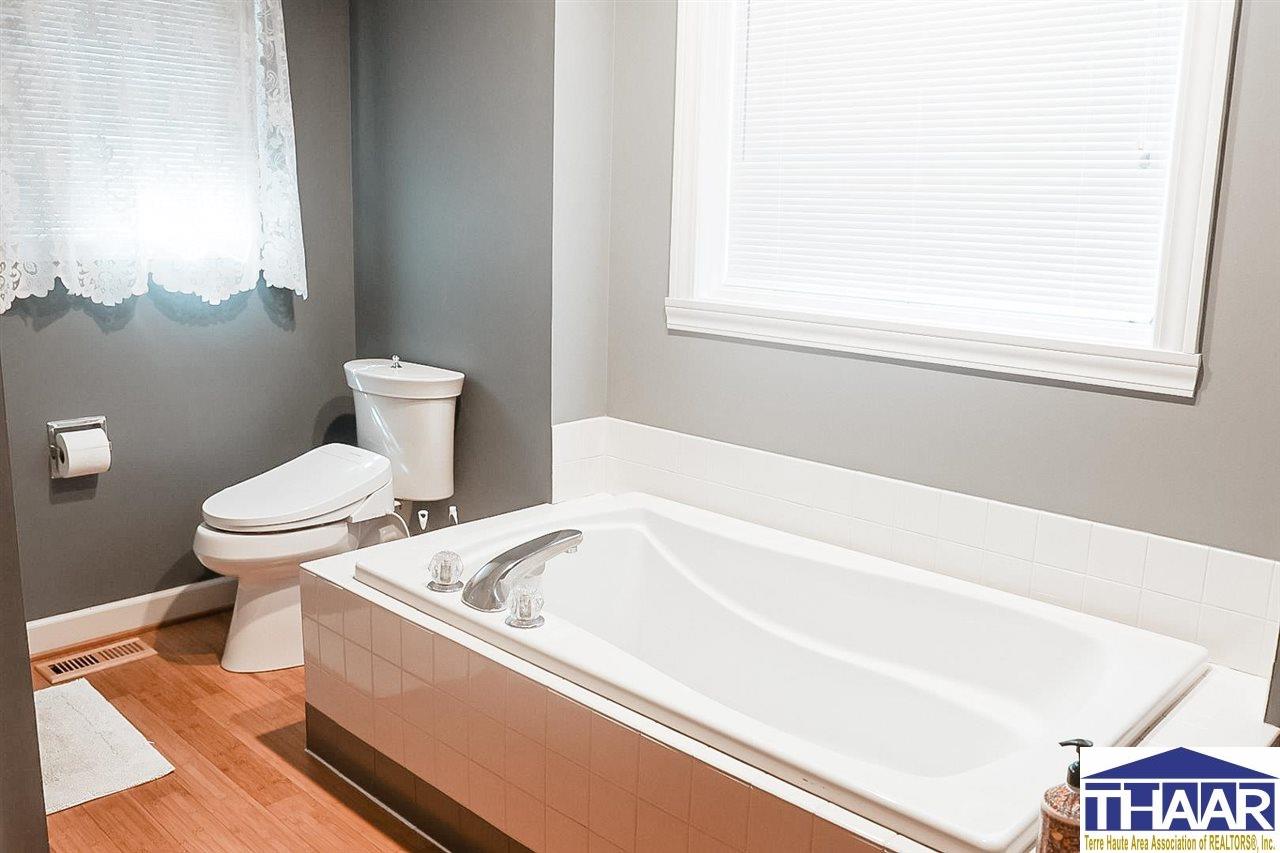 1373 Waters Edge Ct
