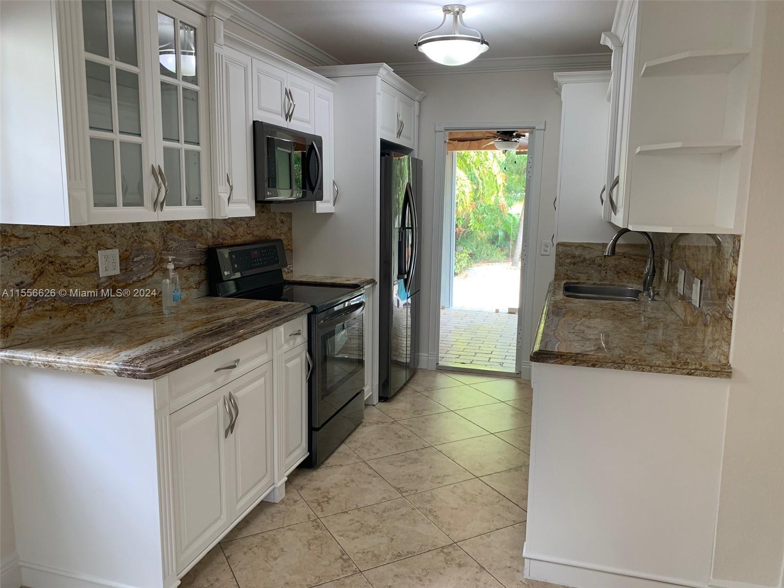 3521 SW 23rd St # 3521