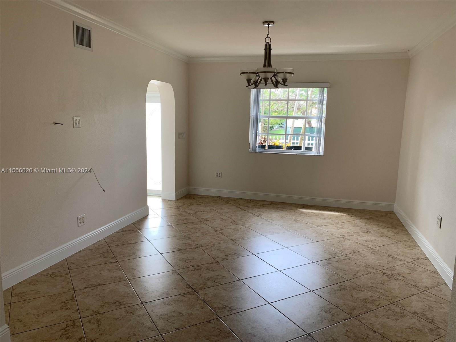 3521 SW 23rd St # 3521