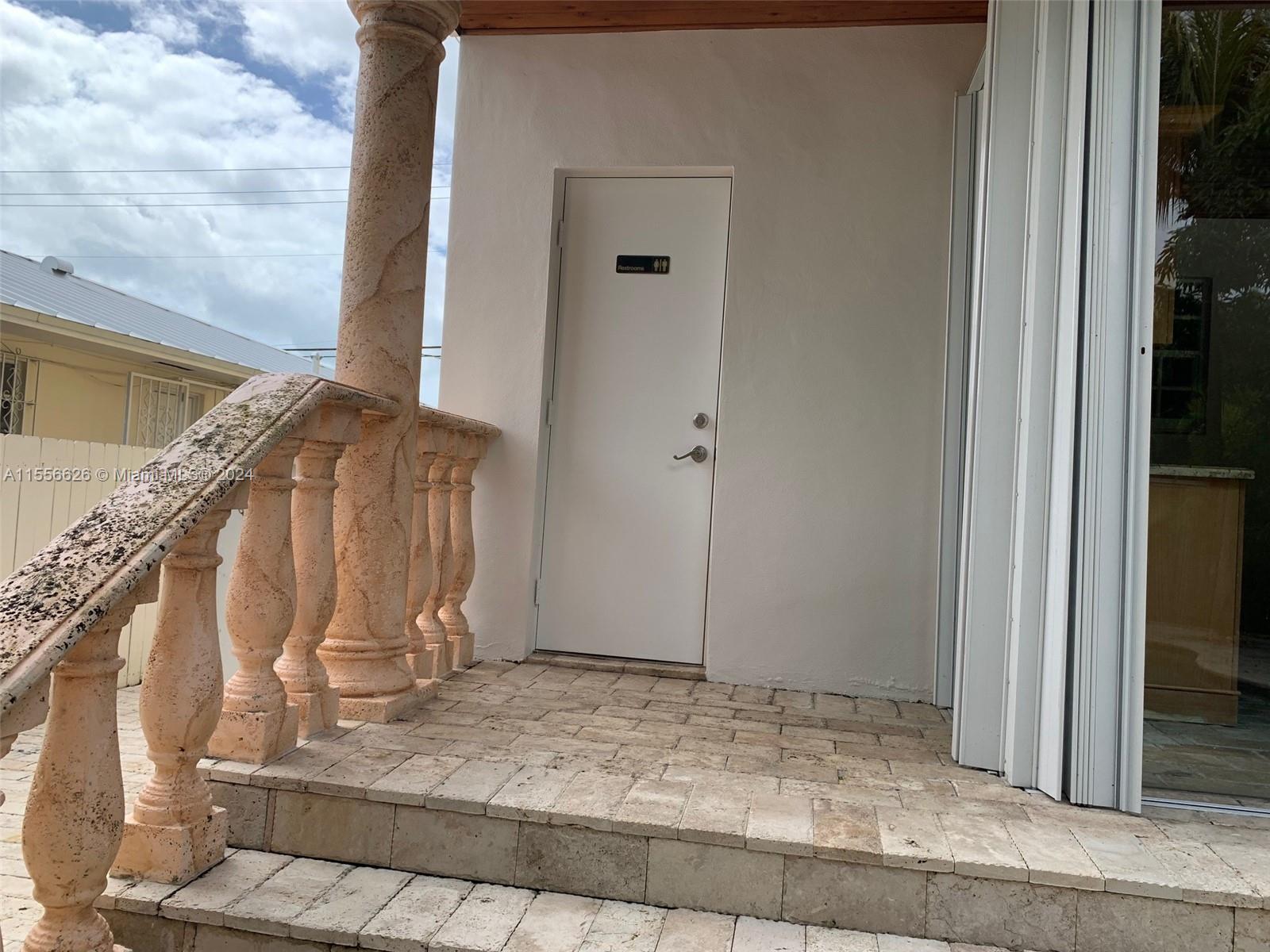 3521 SW 23rd St # 3521