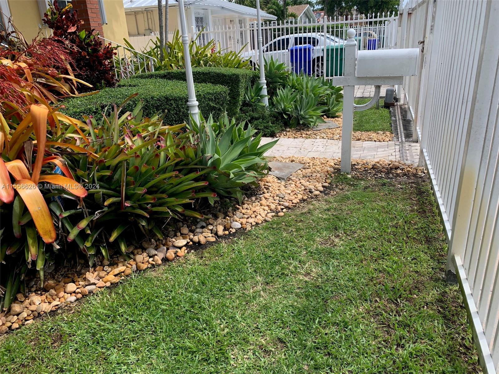 3521 SW 23rd St # 3521